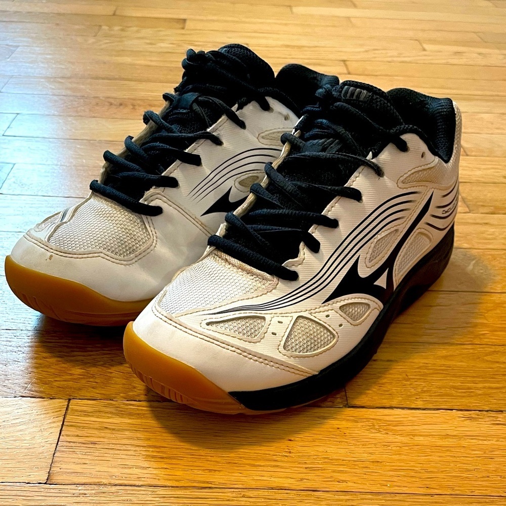 Mizuno White Black Gum Athletic Shoes Cyclone 3 Women’s 9